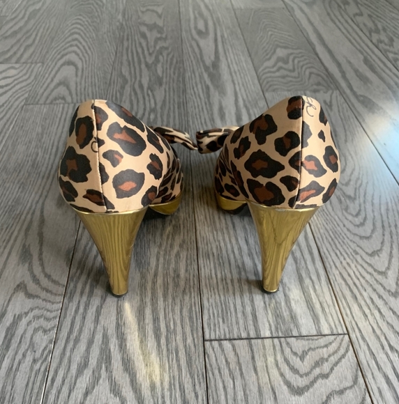 Beautiful Coach Heels💖💫 - Picture 3 of 9